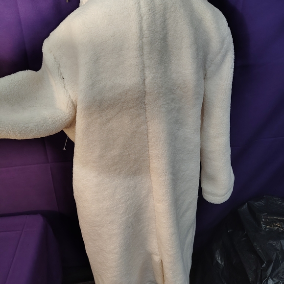 Elegant Cream Teddy Jacket for Women - Picture 2 of 5